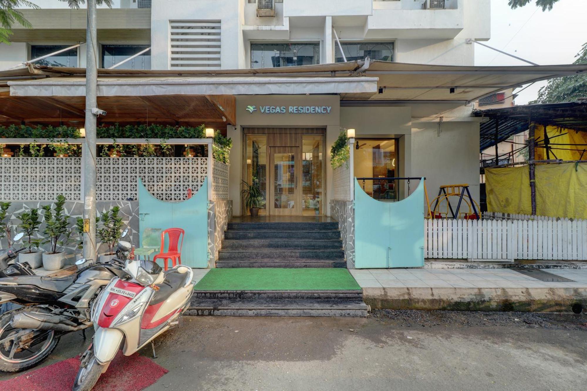 Hotel Vegas Residency Kalyān Exteriér fotografie